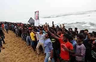 Protesters shout slogans during a protest against the ban on the Jallikattu at Marina Beach in Chennai. (ARUN SANKAR/AFP/GettyImages)