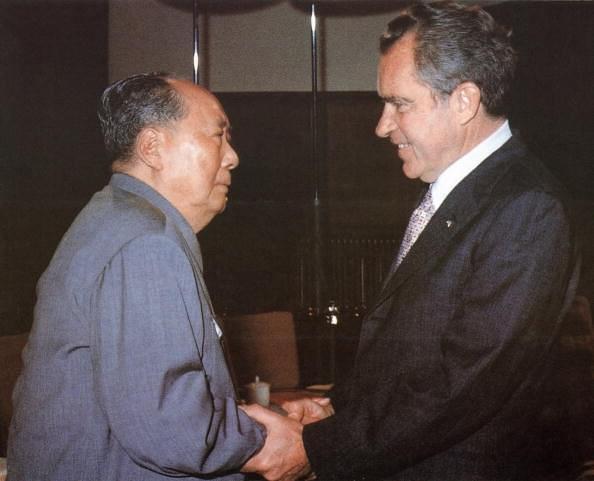 Chinese communist leader
Chairman Mao Zedong (L) welcomes US president Richard Nixon to his house in the
Beijing Forbidden City on 22 February 1972. (AFP/GettyImages)