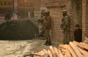 Representative image of Indian Army soldiers during a search operation in Srinagar (TAUSEEF MUSTAFA/AFP/Getty Images)