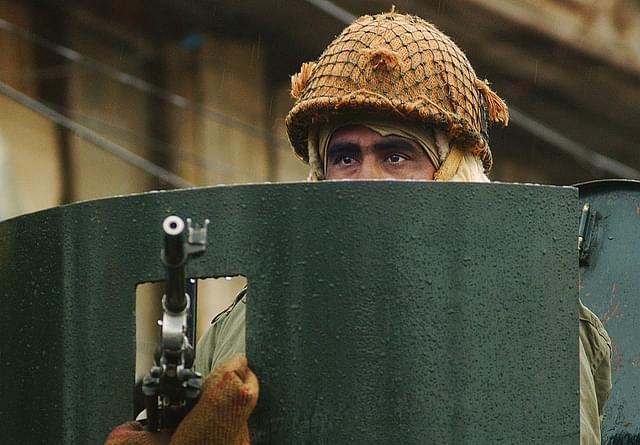 India security in Kashmir (Chris Hondros/Getty Images)
