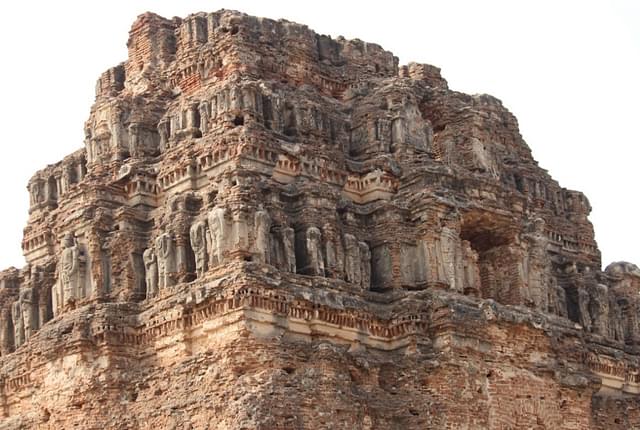 Viṭṭhala
temple ruins- Gopuram