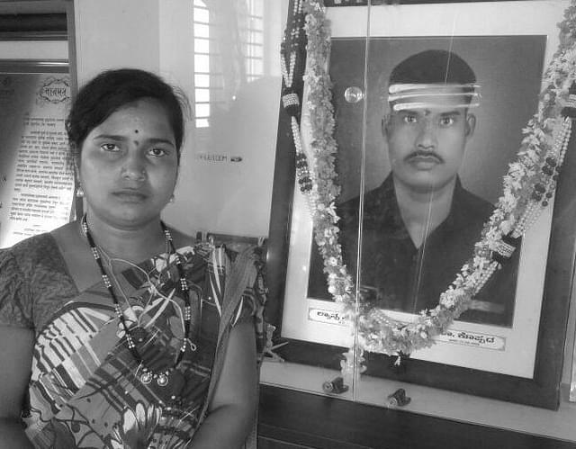 Mahadevi, wife of late Lance Naik Hanumanthappa (Anantha Krishnan M/Twitter)