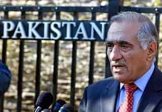 
Pakistan’s Ambassador to the US Mahmud Ali Durrani speaks to the
 media. (Mark Wilson/GettyImages)

