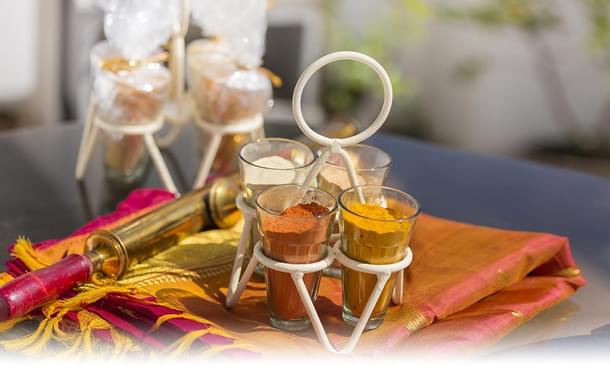 Colour me turmeric, colour me white. 