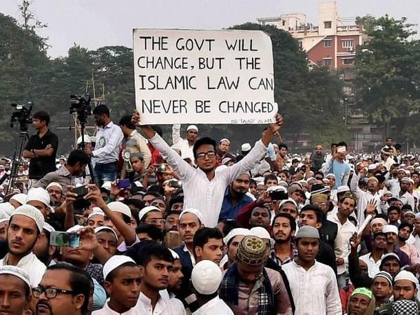 A huge gathering of Muslims during the 25th AIMPLB Conference in Kolkata, India (representative image)