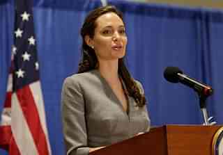 Angelina Jolie speaks at an event. (YURI GRIPAS/AFP/GettyImages)