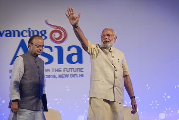 Arun Jaitley and Narendra Modi (Kuni Takahashi/Bloomberg via Getty Images)