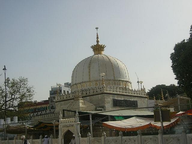 Dargah of Moinuddin Chishti, the site of the attack in Ajmer, Rajasthan (Shahnoor Habib Munmun/Wikimedia Commons)