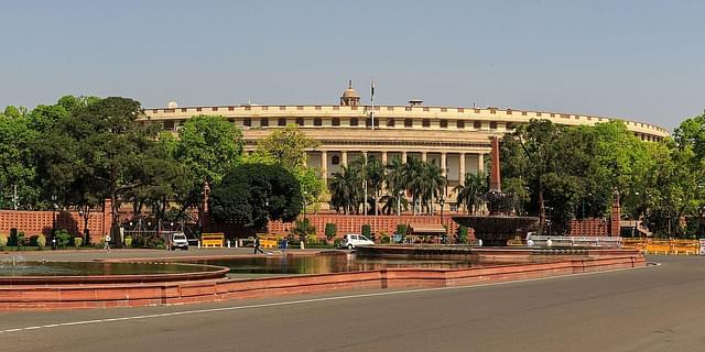 Chamber of Lok Sabha, Sansad Bhavan, Sansad Marg, New Delhi, India (© A.Savin, Wikimedia Commons)