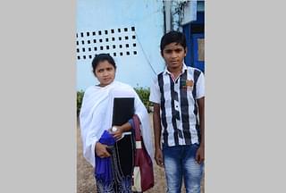Ganesh Kumar Wasan with his elder sister Rina. Ganesh wants to become an IAF fighter pilot and “drop bombs” on the Maoists