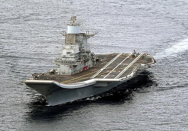 A close shot of the Indian aircraft carrier INS Vikramaditya (R33) (Indian Navy/Wikimedia Commons)