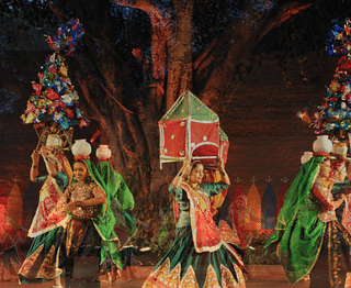 Artists perform garba raas during Pratha Parv. (Sangeet Natak Akademi)