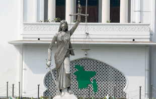 Statue of Lady Justice outside Bangladesh’s Supreme Court
