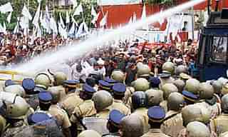 Protest against Kerala High Court judgement (@ChukkuNews/Twitter)