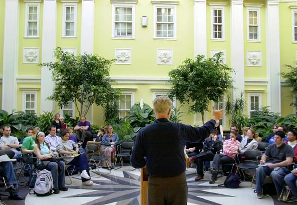 Alan Dawley, a professor of history at the College of New Jersey, speaks to students during a ‘teach-in’ on the college campus March 27, 2003 in Ewing, New Jersey. The college held the ‘teach-in’ to help students at the college better understand the conflict in Iraq. (Photo by William Thomas Cain/Getty Images)