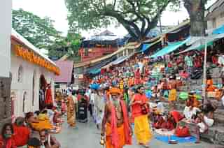 Devotees at the Kamakhya Mandir (Vikramjit Kakati/Wikimedia Commons)