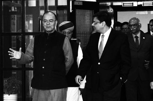 Arun Jaitley and Urjit Patel (Photo by Mohd Zakir/Hindustan Times via Getty Images)