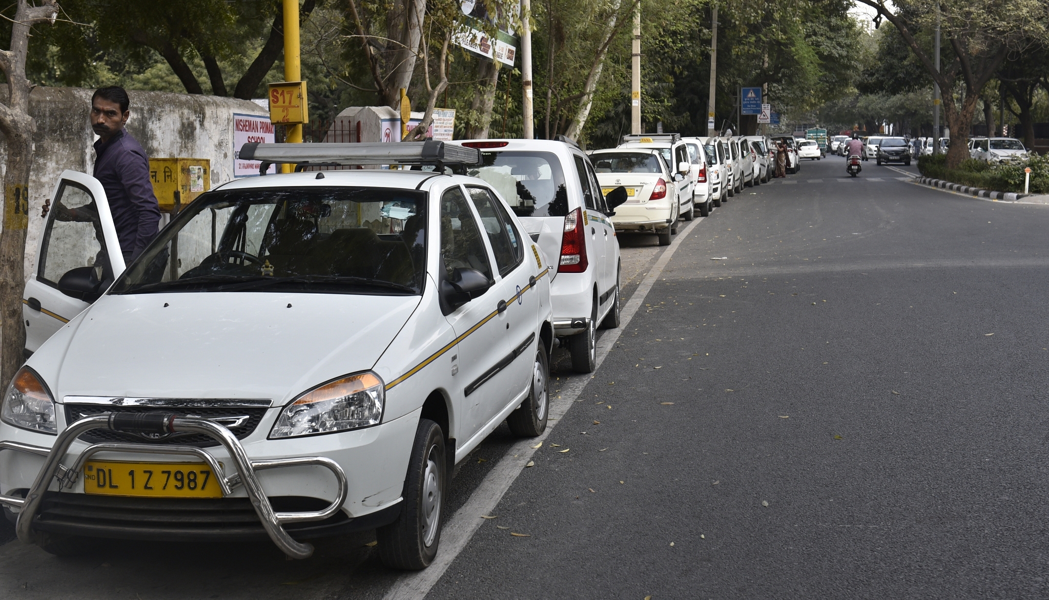 Ola and Uber Cabs in Delhi. (Sushil Kumar/Hindustan Times via Getty Images)