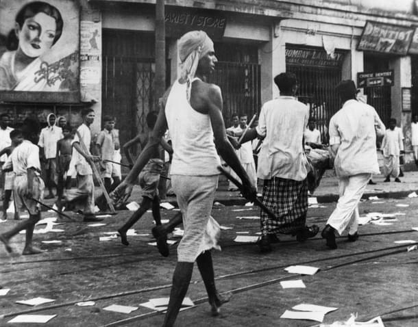Riots in Calcutta preceding the Partition of India. (Keystone/Getty Images) 