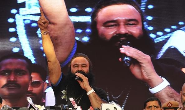 Dera Sacha Sauda chief Gurmeet Ram Rahim Singh talks to the media in Gurgaon, India. (Sunil Saxena/ Hindustan Times via GettyImages)  