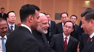 Prime Minister Narendra Modi and Chinese President Xi Jinping meet on the sidelines of G20. (Twitter/MEA)