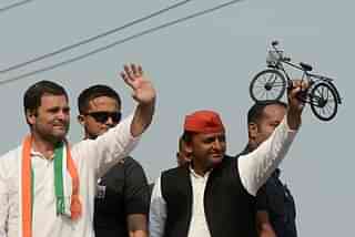 Akhilesh Yadav and Rahul Gandhi during the UP assembly elections (SANJAY KANOJIA/AFP/Getty Images)