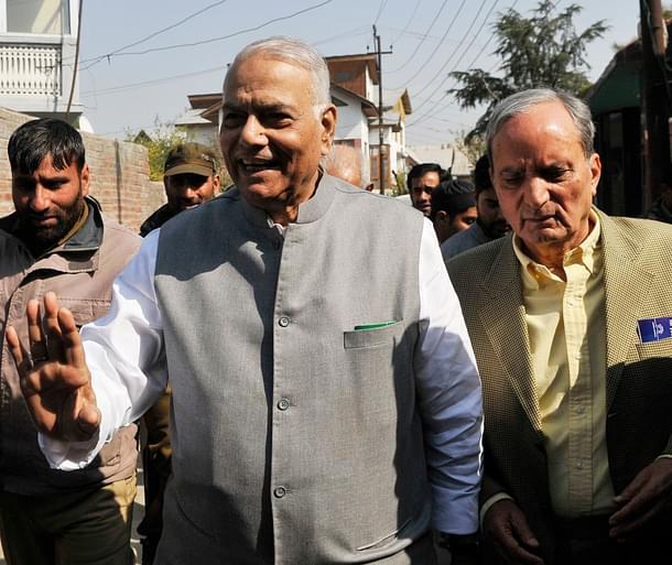 Yashwant Sinha during a 2016 visit to Srinagar, Kashmir. (Waseem Andrabi/Hindustan Times via GettyImages)