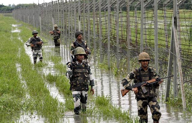 BSF personnel at International Border, Suchetgarh near Jammu. (Nitin Kanotra/Hindustan Times via Getty Images)