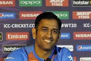 Mahendra SIngh Dhoni (STRINGER/AFP/Getty Images)
