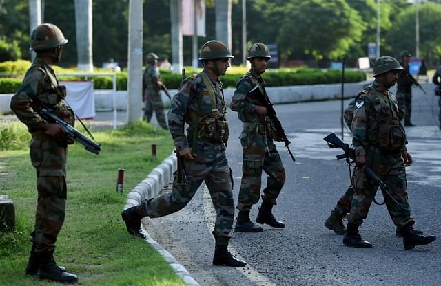 Indian soldiers during an operation in Panchkula. (MONEY SHARMA/AFP/Getty Images)&nbsp;