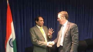 Union Minister Suresh Prabhu with the Trade Representative Robert Lighthizer (Suresh Prabhu/Twitter)