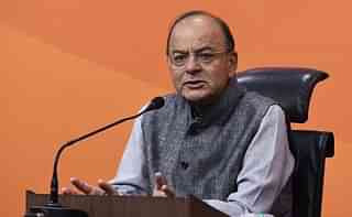 Finance Minister Arun Jaitley addresses a press conference. (Mohd Zakir/Hindustan Times via Getty Images)