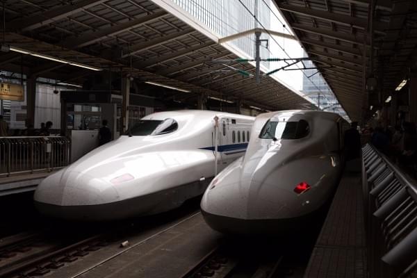 Shinkansen bullet trains at Tokyo Train Station. (Carl Court/Getty Images)