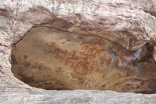 Paintings in Rock Shelter 8, Bhimbetka. (Wikipedia)