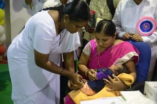 Vaccination in Hyderabad (Noah Seelam/AFP via Getty Images)