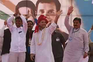 OBC leader Alpesh Thakor joined the Congress party in the presence of Congress vice president Rahul Gandhi in Gandhinagar. (Siddharaj Solanki/Hindustan Times)