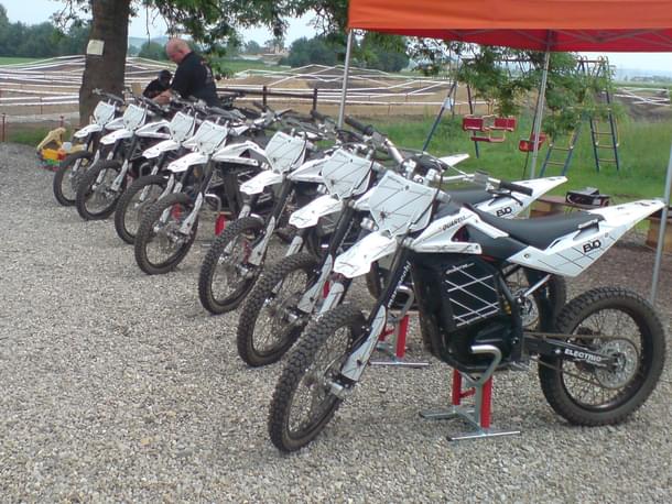 Electric bikes parked in Germany (Clemens Pohl/Wikimedia Commons) 