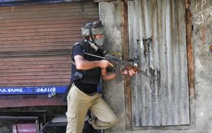 Security forces in Jammu and Kashmir. (Waseem Andrabi/Hindustan Times via Getty Images)