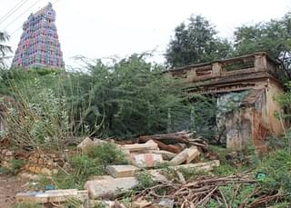 A ruined Chataram: Chatarams were used by Marudu brothers to reorganise society and revive the temple town. British facilitated systematic stagnation and decay of Indic social institutions. In post-Independent India, general Hindu apathy and governmental interference as well as hostile attitude continue this colonial ‘legacy’.