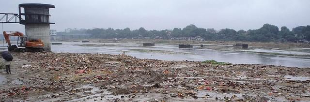 Sabarmati river before the project started. Source: Sabarmati Riverfront website