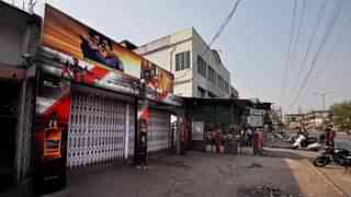 A liquor store in Nagpur that downed its shutters following the SC’s order (PTI)