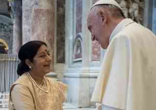 External Affairs Minister Sushma Swaraj with the Pope. (Sushma Swaraj/Twit