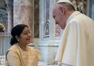 External Affairs Minister Sushma Swaraj with the Pope. (Sushma Swaraj/Twit
