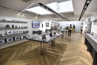 Apple store in New Delhi’s Greater Kailash 2. (Ravi Choudhary/Hindustan Times via Getty Images)