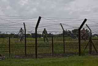 A border fence between India and Bangladesh. (Shazia Rahman via Getty Images)
