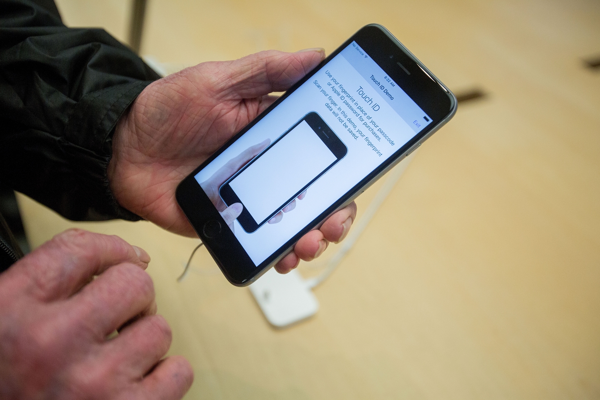 A man plays with the iPhone 6s Plus at an Apple Store (Representative Image) (Cole Bennetts/Getty Images)