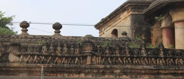 Chatram sculpture,Thanjavur: Churning of the milk ocean