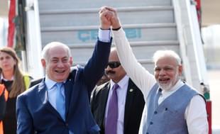 Prime Minister Narendra Modi welcomes Israeli Prime Minister Benjamin Netanyahu in New Delhi. (Arvind Yadav/Hindustan Times via Getty Images) 