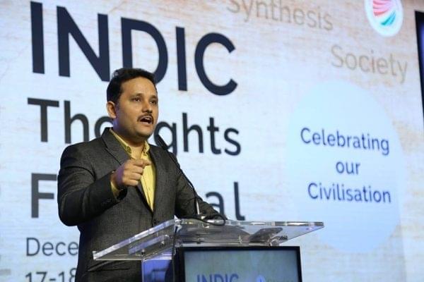 Amish Tripathi delivering his talk on the importance of mythology 
