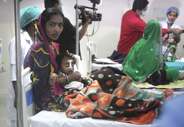 Children admitted in BRD hospital in Gorakhpur. (Deepak Gupta/Hindustan Times via Getty Images)